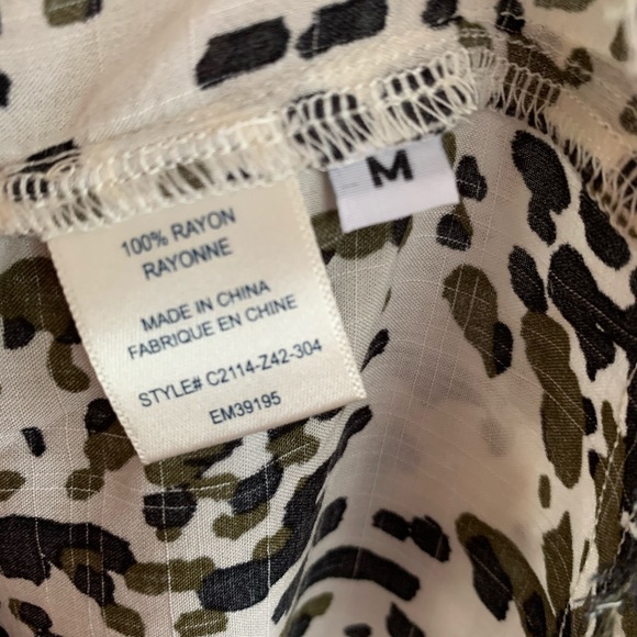 NWOT Cloth & Stone Rayon Camo Button Down Shirt - Picture 4 of 6
